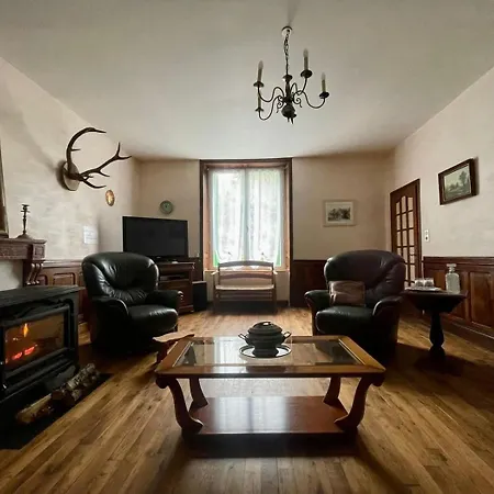 De Caractere Au Pied Du Puy Mary * Le Falgoux