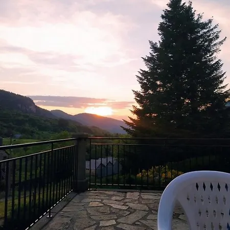 De Caractere Au Pied Du Puy Mary * Le Falgoux