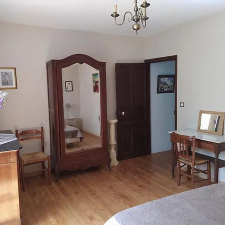 De Caractere Au Pied Du Puy Mary * Le Falgoux