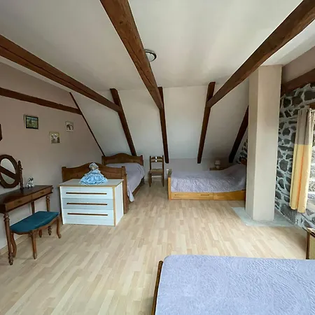 De Caractère Au Pied Du Puy Mary