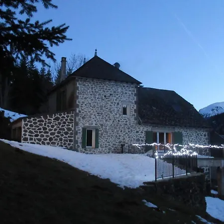 De Caractère Au Pied Du Puy Mary Le Falgoux