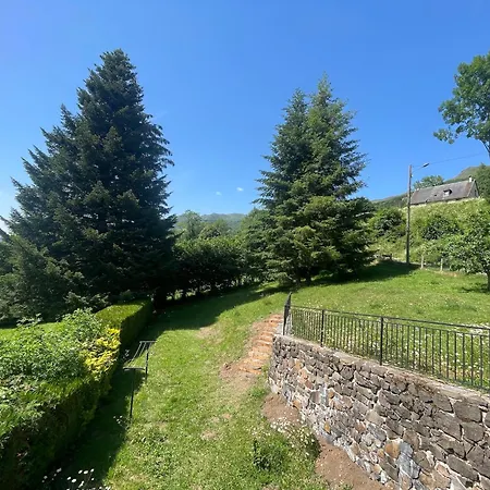 De Caractere Au Pied Du Puy Mary Сasa de vacaciones Le Falgoux