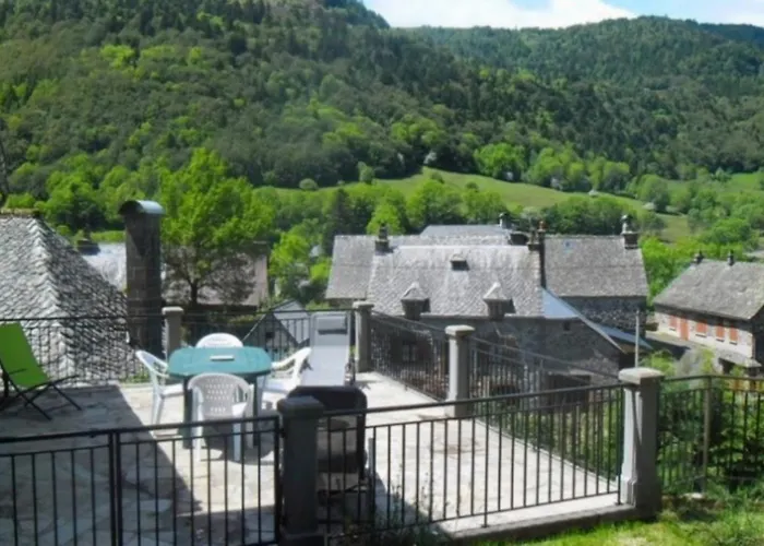 De Caractere Au Pied Du Puy Mary Holiday home